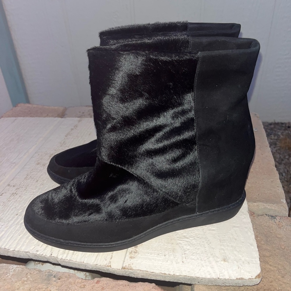 VINCE Women's Black Holly Calf Hair Suede Wedge Boots 10/41.5